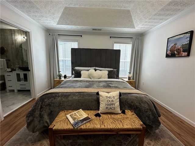 954 Village View Circle, Loganville, GA 30052