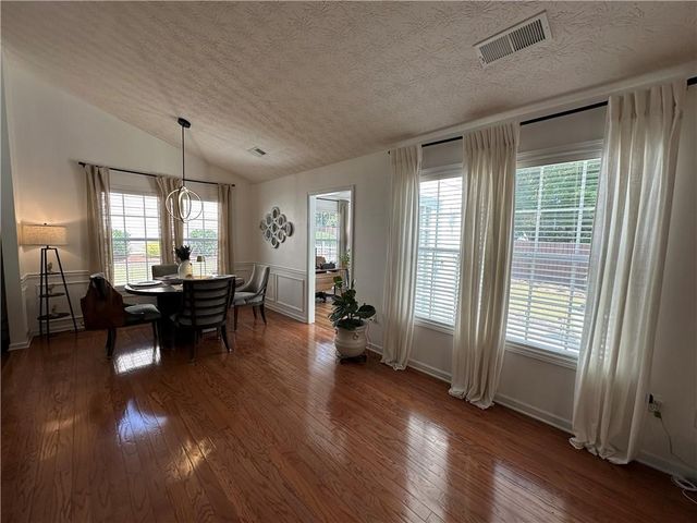 954 Village View Circle, Loganville, GA 30052