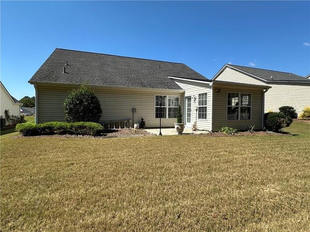 954 Village View Circle, Loganville, GA 30052