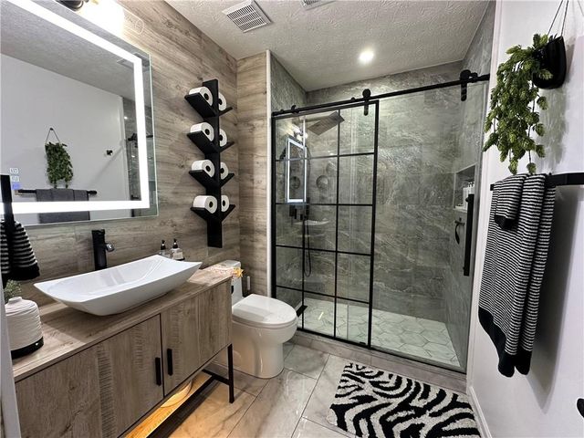 954 Village View Circle, Loganville, GA 30052