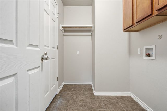 2293 Tallow Dr, Portland, TX 78374