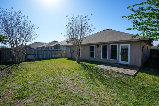 2293 Tallow Dr, Portland, TX 78374