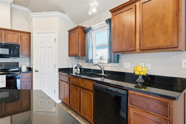 2293 Tallow Dr, Portland, TX 78374