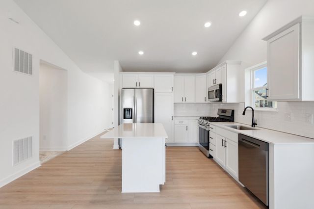 1205 Deerpath Drive NE, Hanover, MN 55341