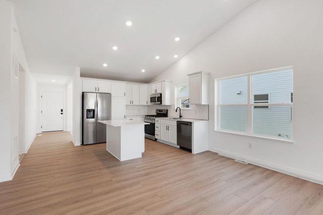 1205 Deerpath Drive NE, Hanover, MN 55341