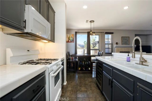 2247 Compote, Palmdale, CA 93551