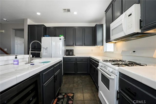 2247 Compote, Palmdale, CA 93551