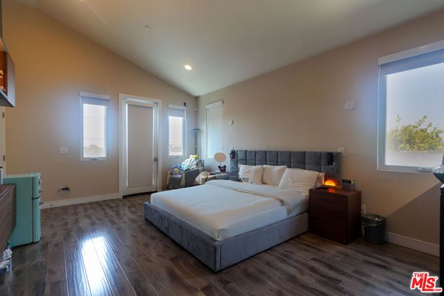 1670 Asbury Drive, Pasadena, CA 91104