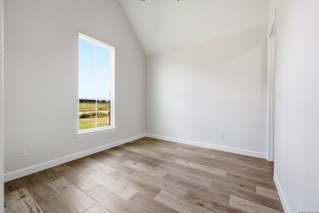314 Firewheel Loop, Floresville, TX 78114