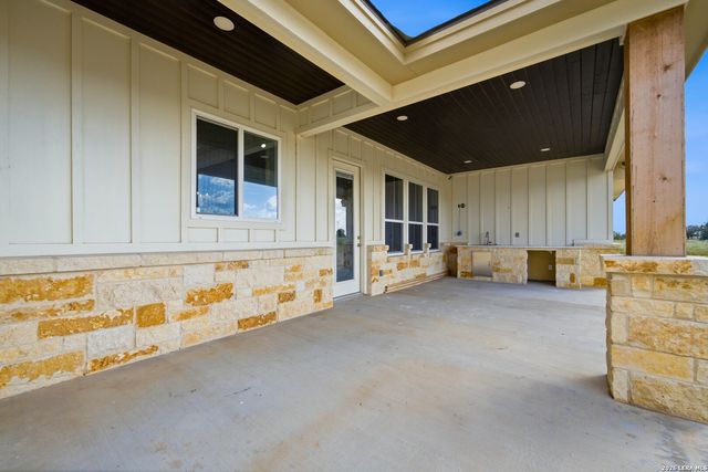 314 Firewheel Loop, Floresville, TX 78114
