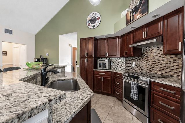837 VERMONT WOODS LANE, Orlando, FL 32824
