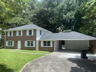 2910 Knollwood Trail, East Point, GA 30344