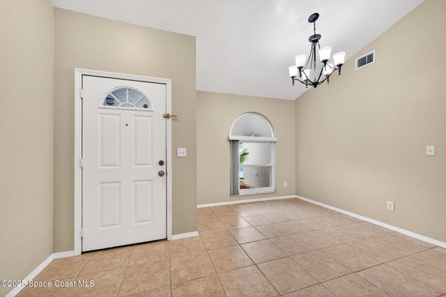 1000 Starfire Street SE, Palm Bay, FL 32909