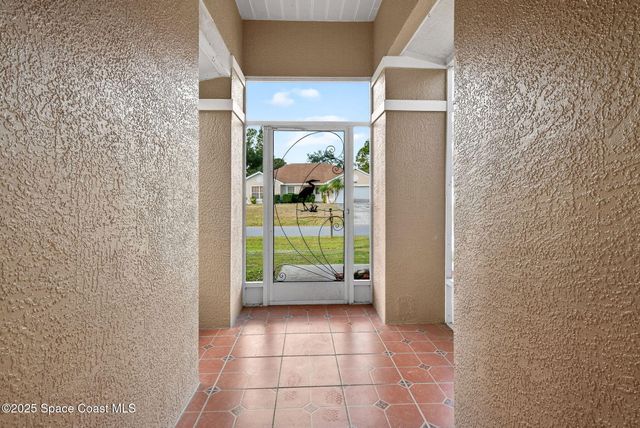 1000 Starfire Street SE, Palm Bay, FL 32909