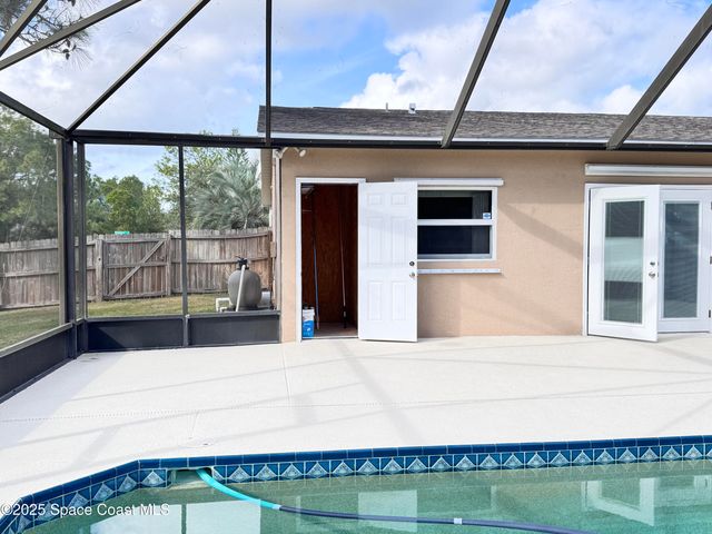 1000 Starfire Street SE, Palm Bay, FL 32909