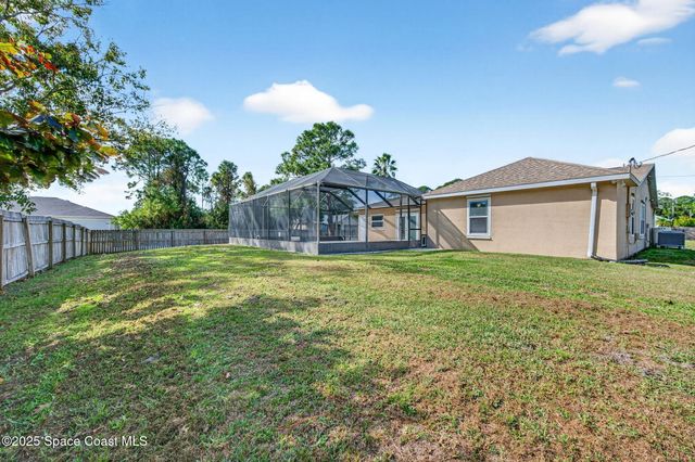 1000 Starfire Street SE, Palm Bay, FL 32909