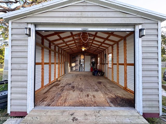 1000 Starfire Street SE, Palm Bay, FL 32909