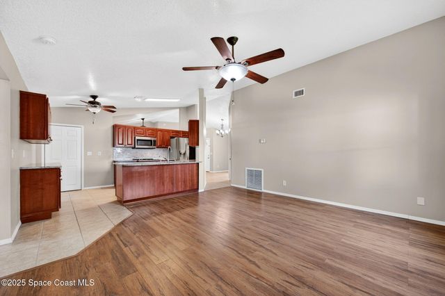 1000 Starfire Street SE, Palm Bay, FL 32909