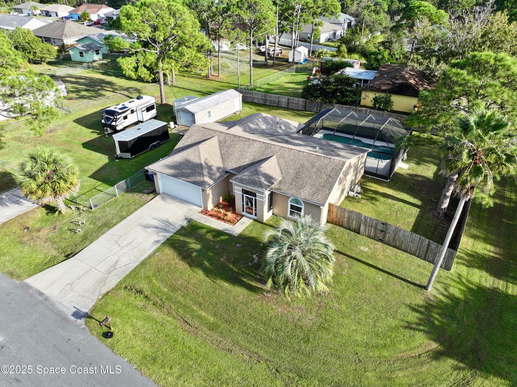 1000 Starfire Street SE, Palm Bay, FL 32909