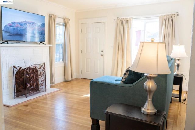 2921 Havenscourt Blvd, Oakland, CA 94605