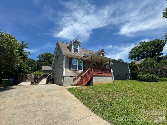 124 Oakland Road, Asheville, NC 28801