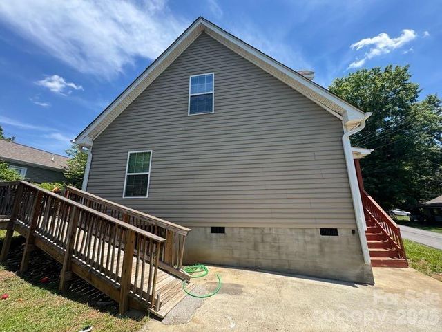 124 Oakland Road, Asheville, NC 28801