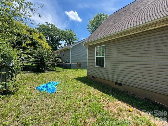 124 Oakland Road, Asheville, NC 28801