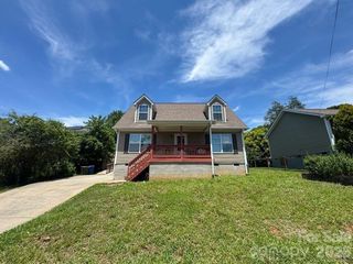 124 Oakland Road, Asheville, NC 28801