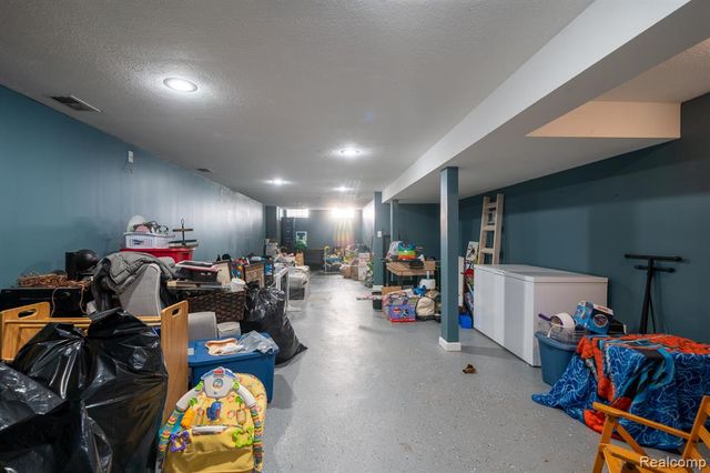 13961 Lyons Street, Livonia, MI 48154