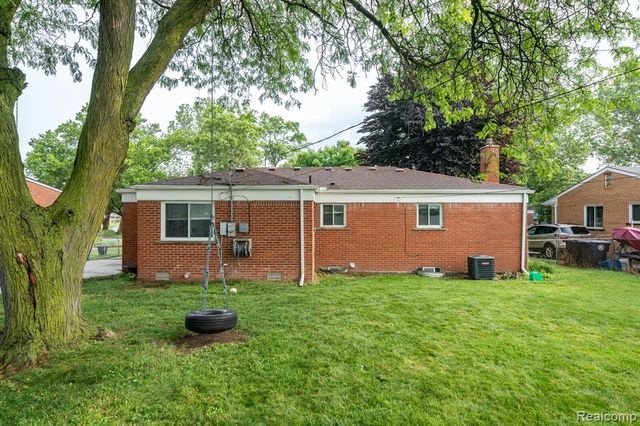 13961 Lyons Street, Livonia, MI 48154