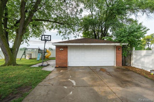 13961 Lyons Street, Livonia, MI 48154