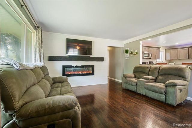 13961 Lyons Street, Livonia, MI 48154