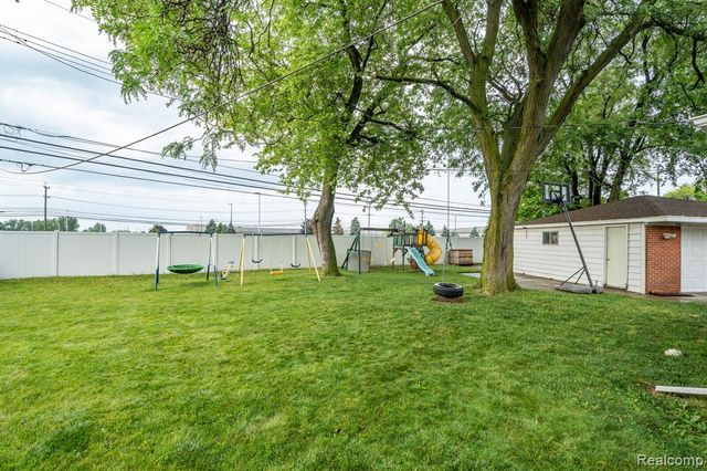 13961 Lyons Street, Livonia, MI 48154