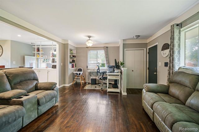 13961 Lyons Street, Livonia, MI 48154