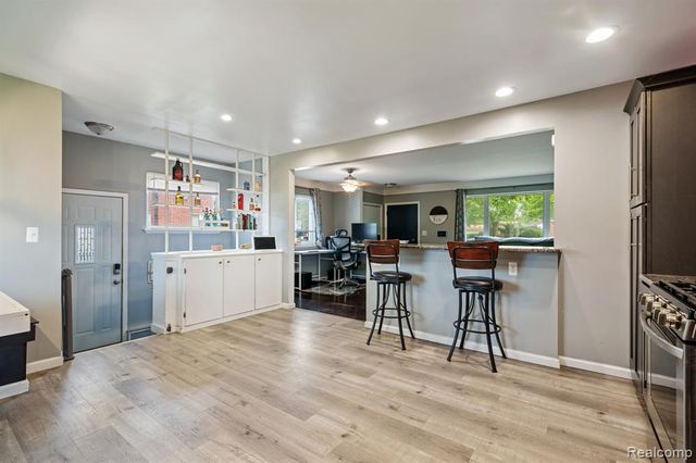 13961 Lyons Street, Livonia, MI 48154