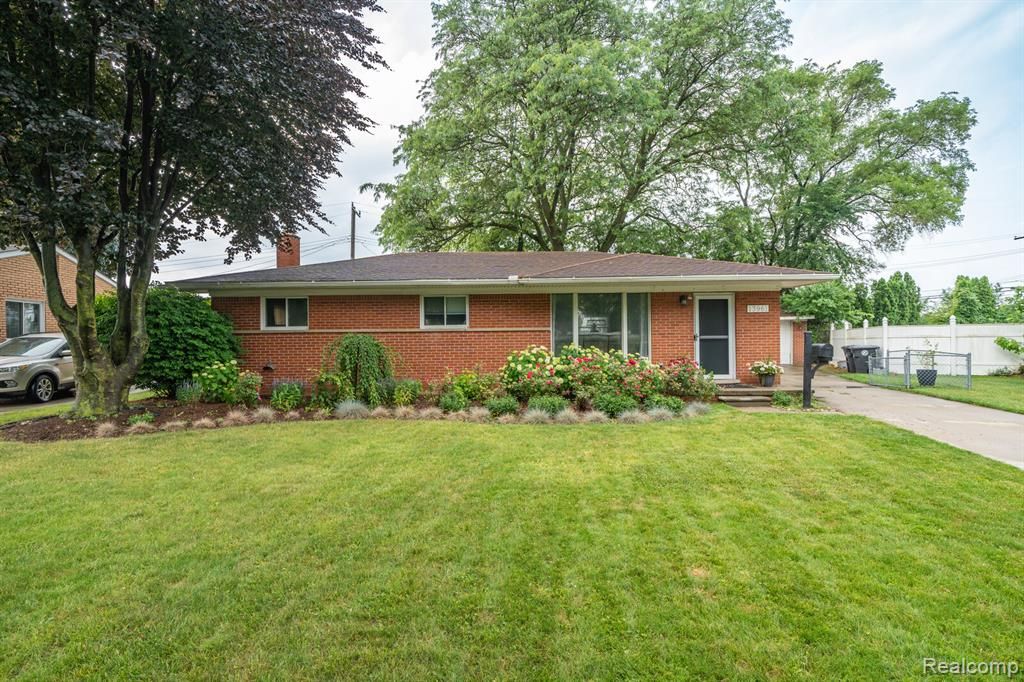 13961 Lyons Street, Livonia, MI 48154