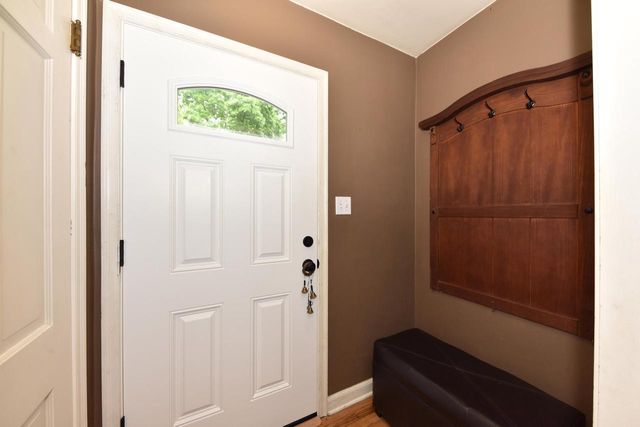 W63N375 Hillcrest AVENUE, Cedarburg, WI 53012