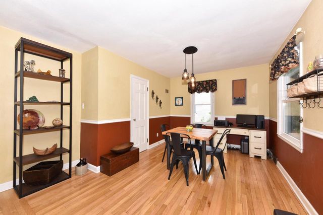 W63N375 Hillcrest AVENUE, Cedarburg, WI 53012