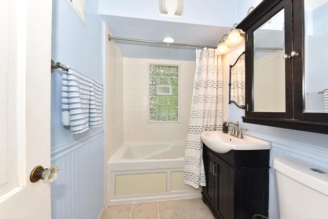 W63N375 Hillcrest AVENUE, Cedarburg, WI 53012