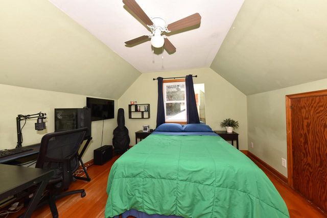 W63N375 Hillcrest AVENUE, Cedarburg, WI 53012