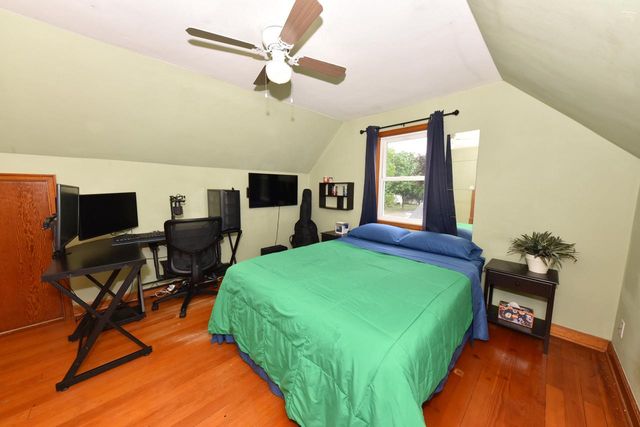 W63N375 Hillcrest AVENUE, Cedarburg, WI 53012