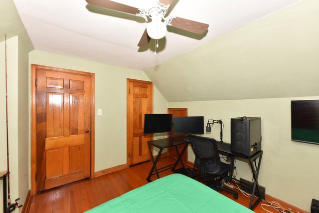 W63N375 Hillcrest AVENUE, Cedarburg, WI 53012