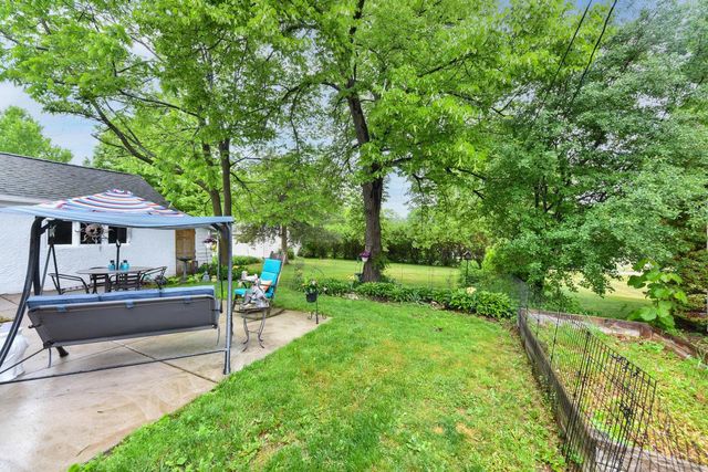 W63N375 Hillcrest AVENUE, Cedarburg, WI 53012