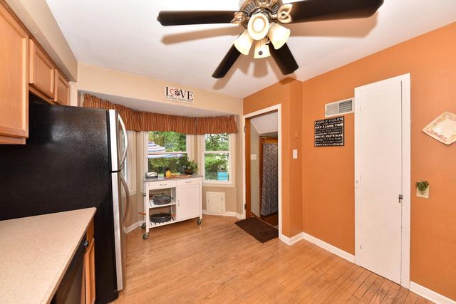 W63N375 Hillcrest AVENUE, Cedarburg, WI 53012