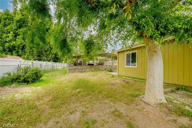 10377 Mcbroom Street B, Sunland, CA 91040