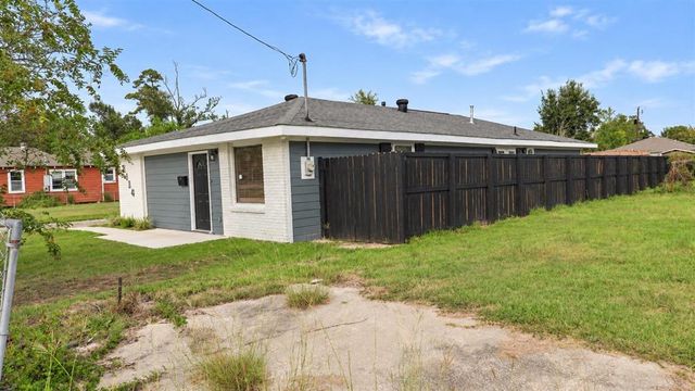 2114 N Simmons Street, Lake Charles, LA 70601