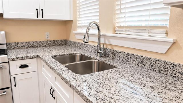 2114 N Simmons Street, Lake Charles, LA 70601