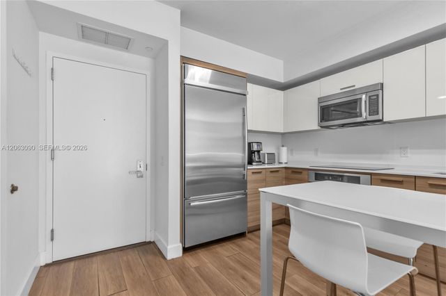 1300 Brickell Bay Dr 903, Miami, FL 33131
