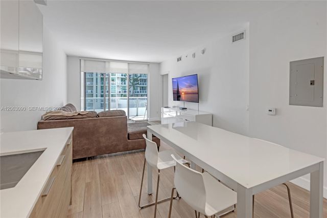 1300 Brickell Bay Dr 903, Miami, FL 33131