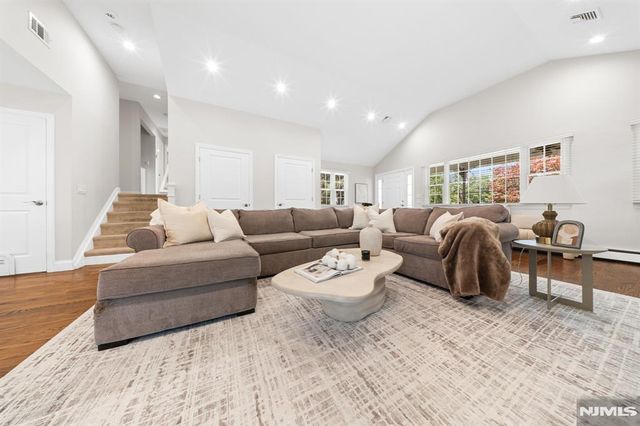 20 Northern Avenue, Florham Park Borough, NJ 07932